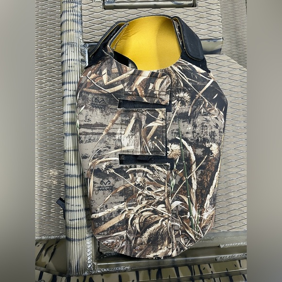 Browning Camouflage Dog Harness with Yellow Interior - Picture 1 of 4